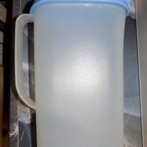 Vintage Tupperware SlimLine Sheer 2 QT Pitcher #2009C-1 W/ Blue Lid 2010B-2